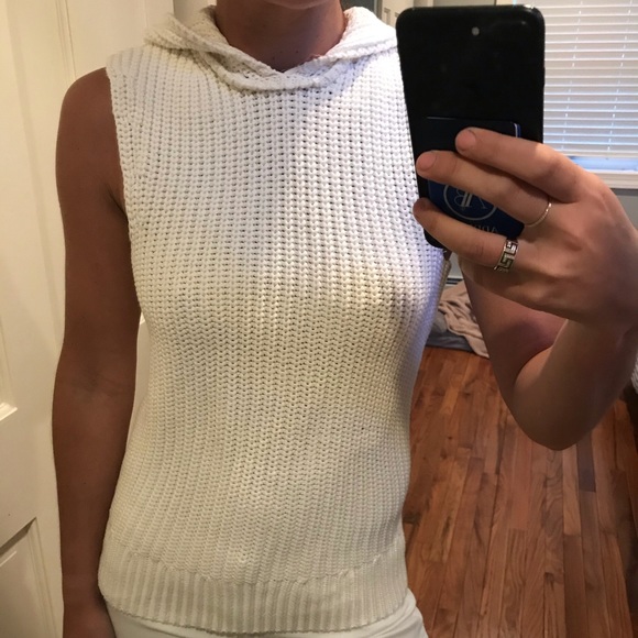 ALC Sleeveless Sweater Top - Picture 1 of 3